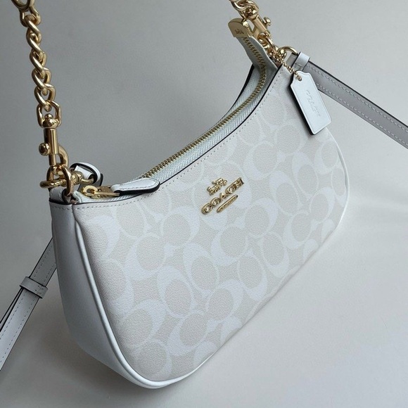 Coach Cream Shoulder Bag with Gold Accents - Picture 2 of 3